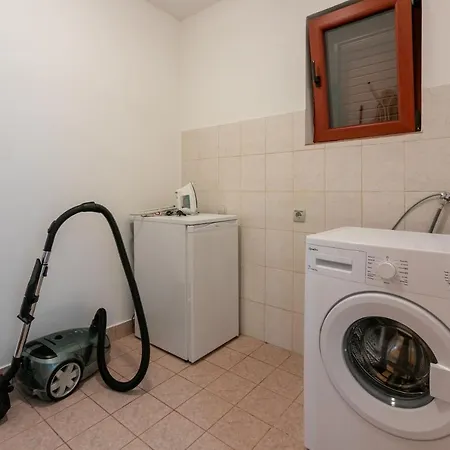 House Marija Nyaraló *