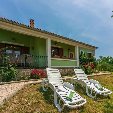 House Marija Nyaraló *